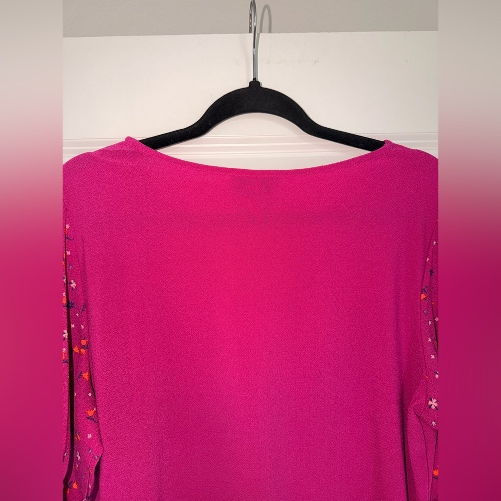 CeCe Women's Pink Top with Patterned Sleeves size Large - Picture 4 of 7